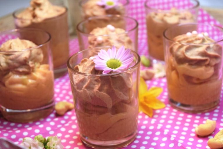 Erdnuss-Karamellcreme mit Nuss-Nougat-Topping Thermomix® Rezept - Danis ... Erdnuss-Karamellcreme mit Nuss-Nougat-Topping Thermomix® Rezept - Danis ...